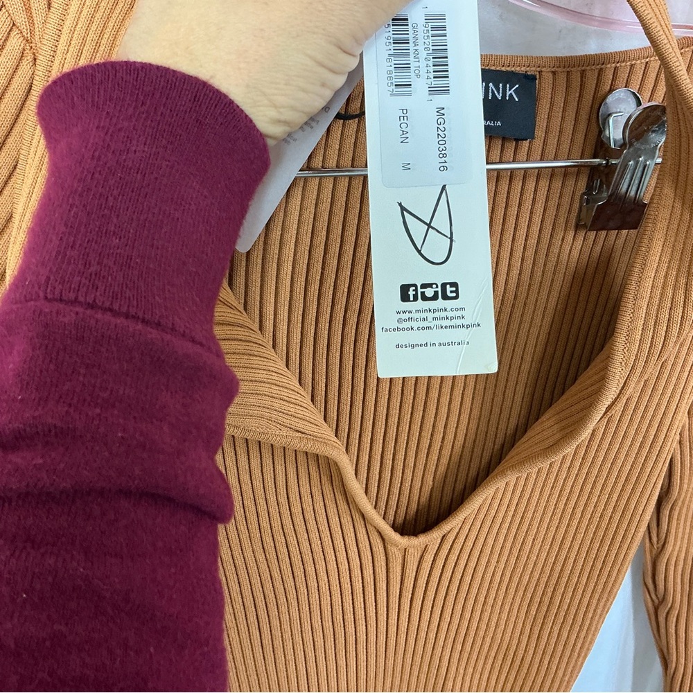 NEW Mink Pink Revolve Pecan Gianna Knit Long Sleeve Top Sweater Size M - Picture 15 of 16